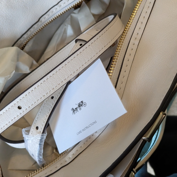 Coach Dreamer Rivet's Handbag - Picture 14 of 16